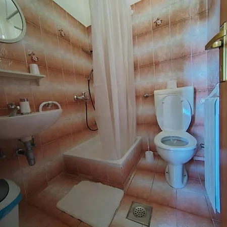 Apartment Gaestezimmer Fuer 2 Personen Ca 20 Qm In Kampor, Kvarner Bucht Rab Rab Town