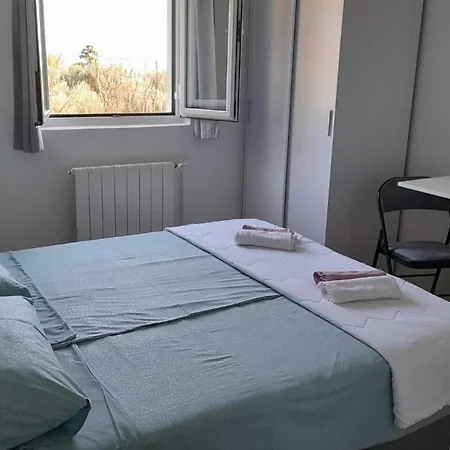 Apartament Gaestezimmer Fuer 2 Personen Ca 20 Qm In Kampor, Kvarner Bucht Rab