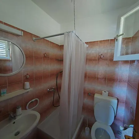 Gaestezimmer Fuer 2 Personen Ca 20 Qm In Kampor, Kvarner Bucht Rab * Rab Town